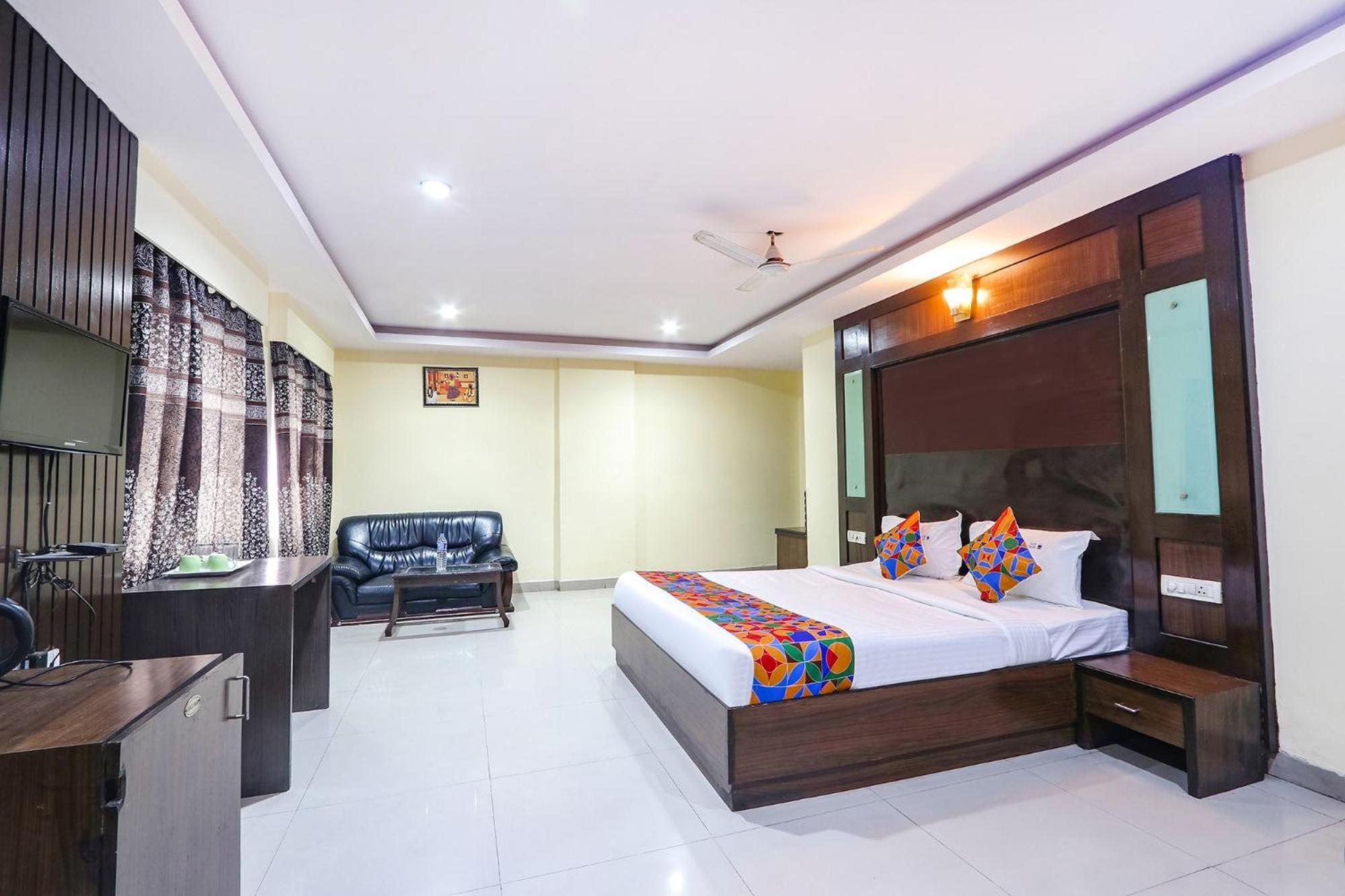 Fabhotel Royal Residency II - Nr Lakdikapul Metro Station Хидерабад Екстериор снимка