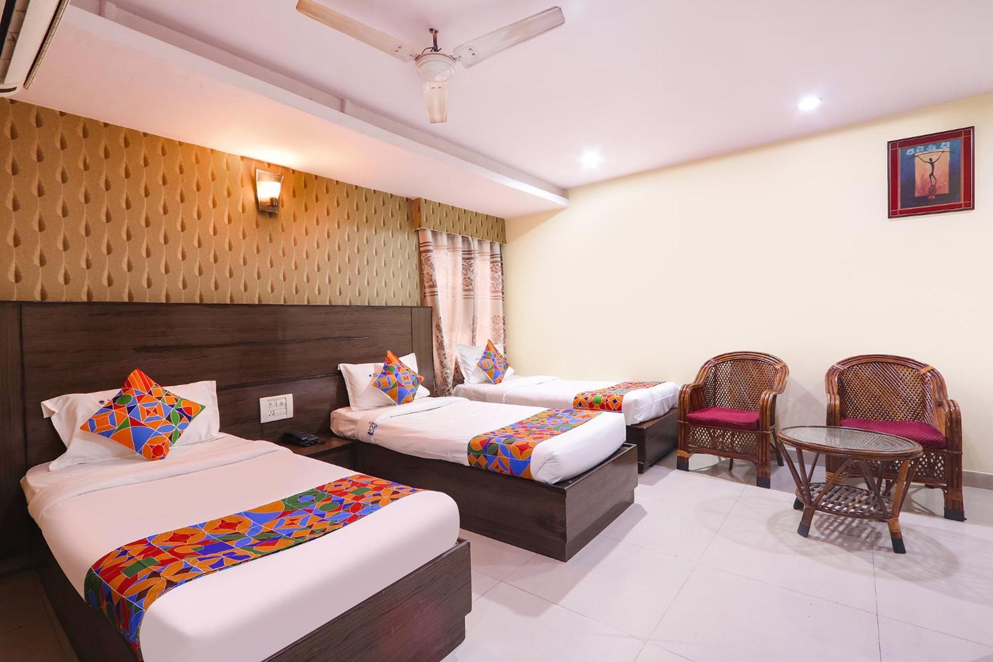Fabhotel Royal Residency II - Nr Lakdikapul Metro Station Хидерабад Екстериор снимка