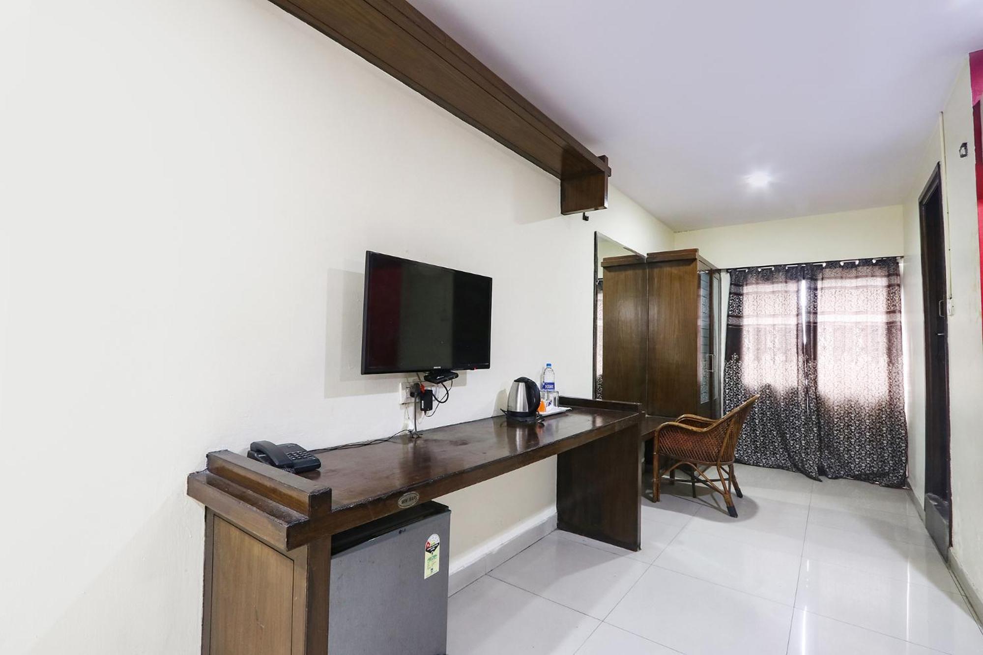 Fabhotel Royal Residency II - Nr Lakdikapul Metro Station Хидерабад Екстериор снимка