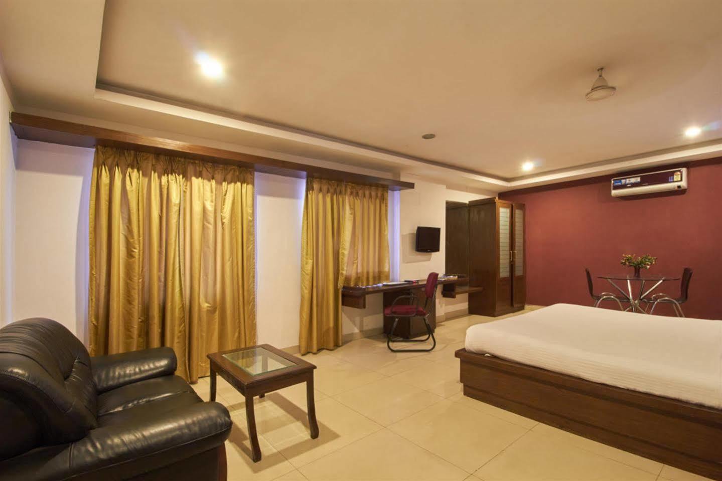 Fabhotel Royal Residency II - Nr Lakdikapul Metro Station Хидерабад Екстериор снимка